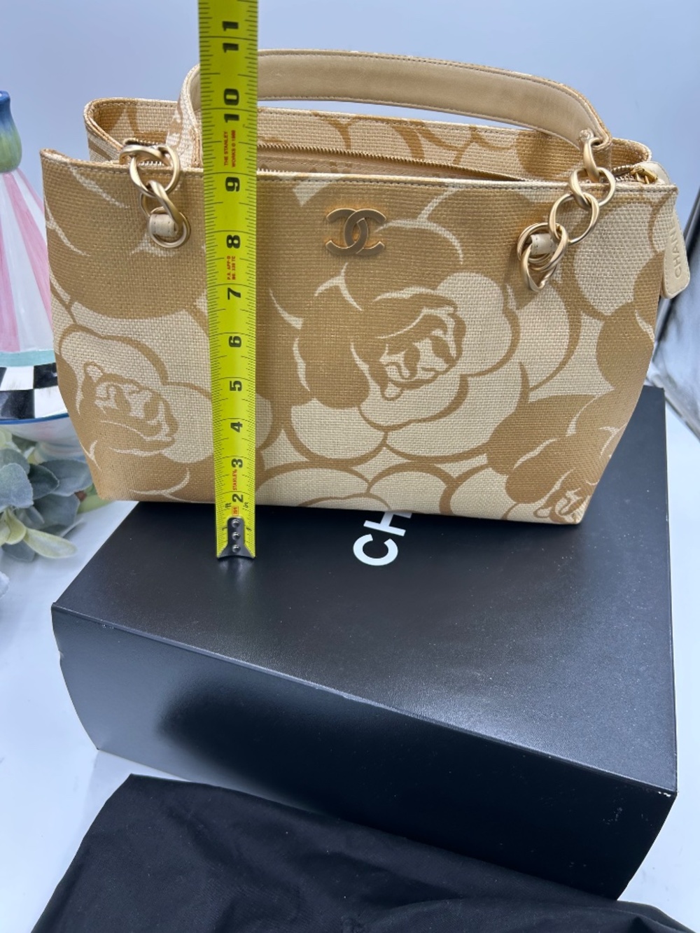 ****************Women’s Chanel Camellia Printed Raffia Chain Tote Bag. - Picture 12 of 15